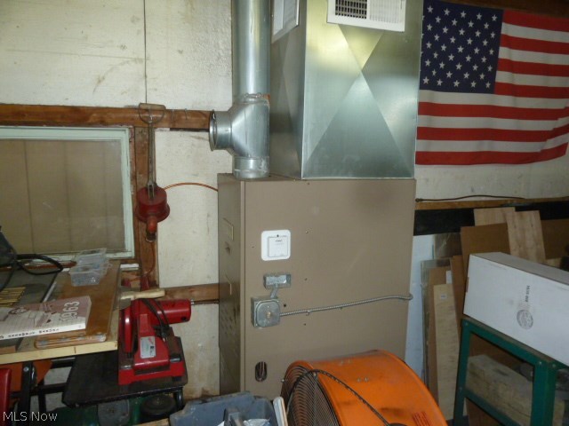 9405 Island Road North Ridgeville, OH 44039 - Photo 17 of 23 Outbuilding furnace