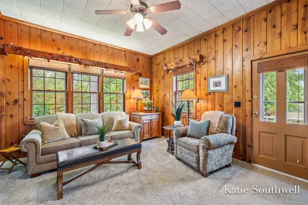 $724,900 | 4875 Belding Road Northeast, Rockford, MI 49341