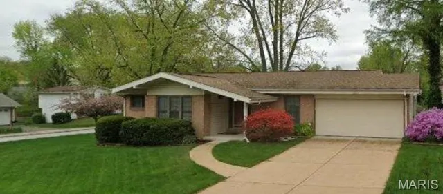$395,500 | 11304 Momarte Lane, St. Louis, MO 63146