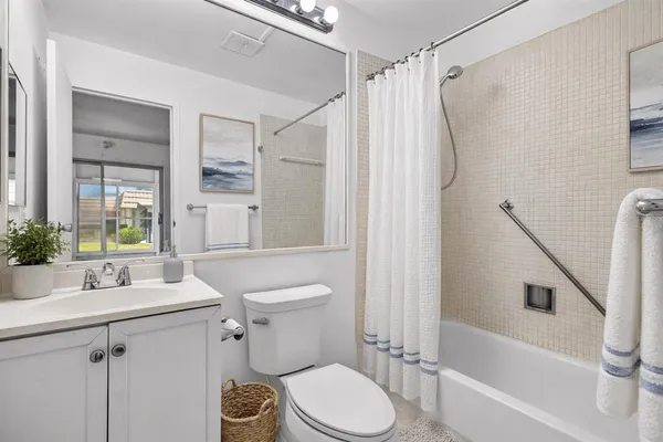 $1,400 | 1801 Bedford Lane, Unit 27, Sun City Center, FL 33573