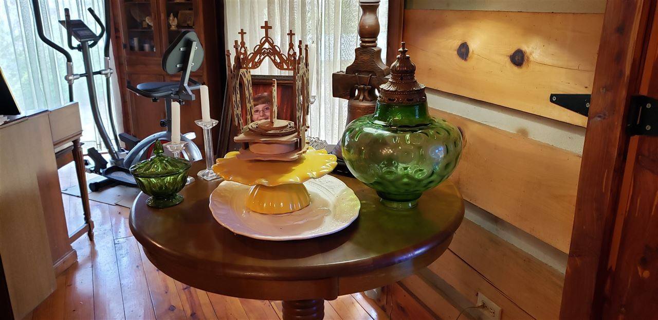110 Forest Service Road Englewood, TN 37329 - Photo 13 of 33 a close view of dining table with chairs