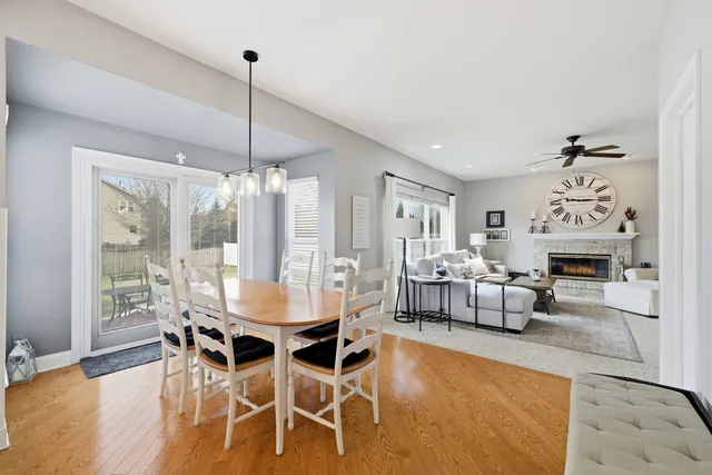 $550,000 | 1196 Fieldstone Drive, Crystal Lake, IL 60014