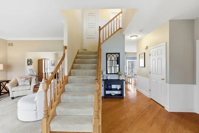 $550,000 | 1196 Fieldstone Drive, Crystal Lake, IL 60014