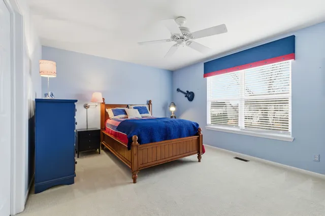 $550,000 | 1196 Fieldstone Drive, Crystal Lake, IL 60014