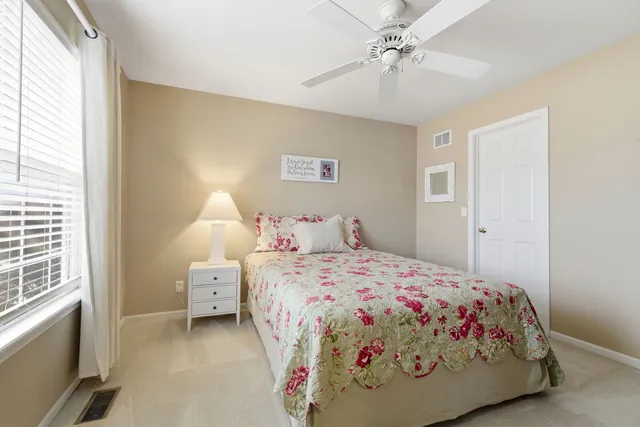 $550,000 | 1196 Fieldstone Drive, Crystal Lake, IL 60014