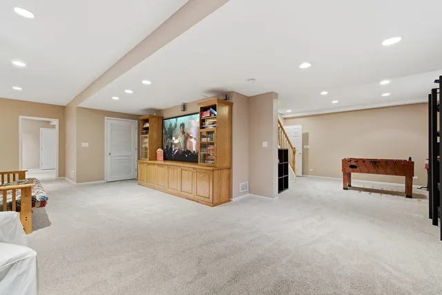 $550,000 | 1196 Fieldstone Drive, Crystal Lake, IL 60014