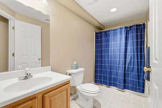 $550,000 | 1196 Fieldstone Drive, Crystal Lake, IL 60014