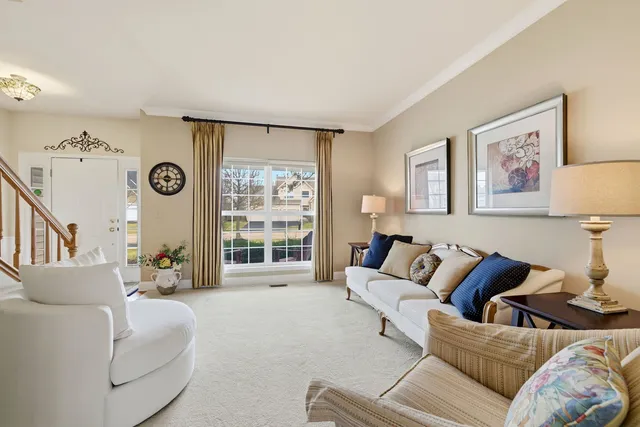 $550,000 | 1196 Fieldstone Drive, Crystal Lake, IL 60014