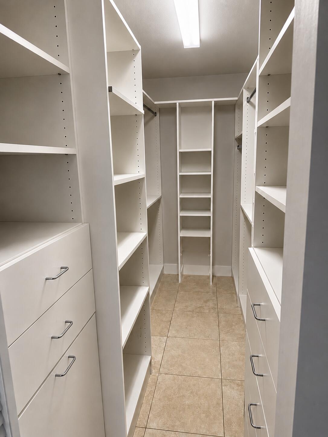 1505 North Riverside Drive, Unit 1002 Pompano Beach, FL 33062 - Photo 21 of 32 Walk in closet Master