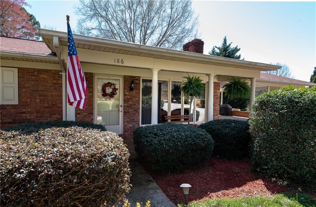 186 Lucky Hollow Road Hickory, NC 28601 - Photo 3 of 33 Gallery Image 3