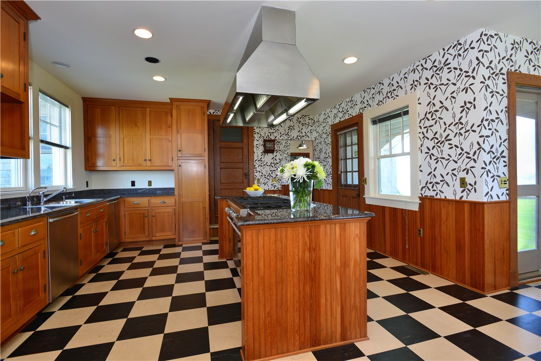 15 Spray Rock Road Westerly, RI 02891 - Photo 20 of 38