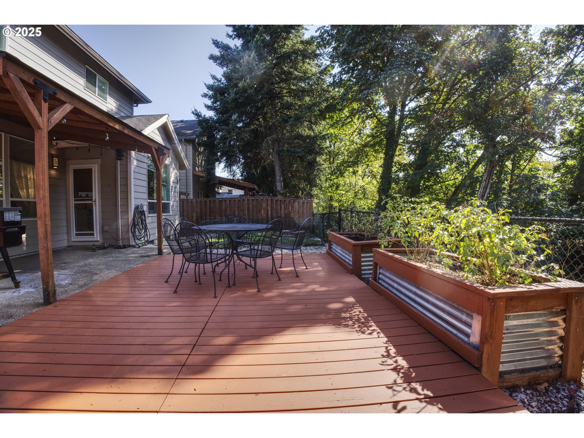 2432 Robbins Way Lebanon, OR 97355 - Photo 9 of 12