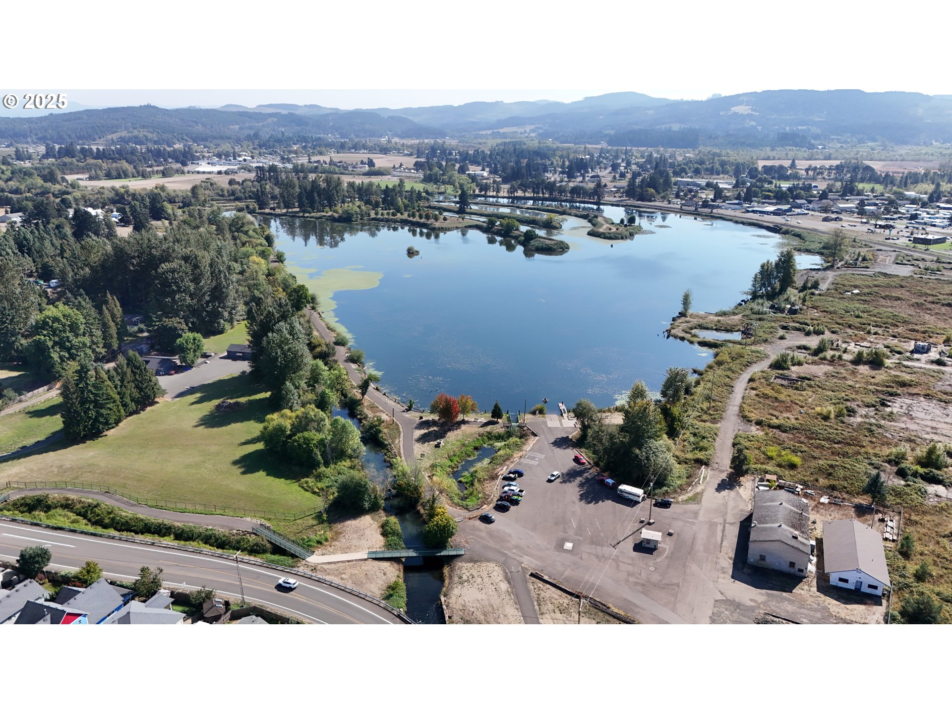 2432 Robbins Way Lebanon, OR 97355 - Photo 10 of 12