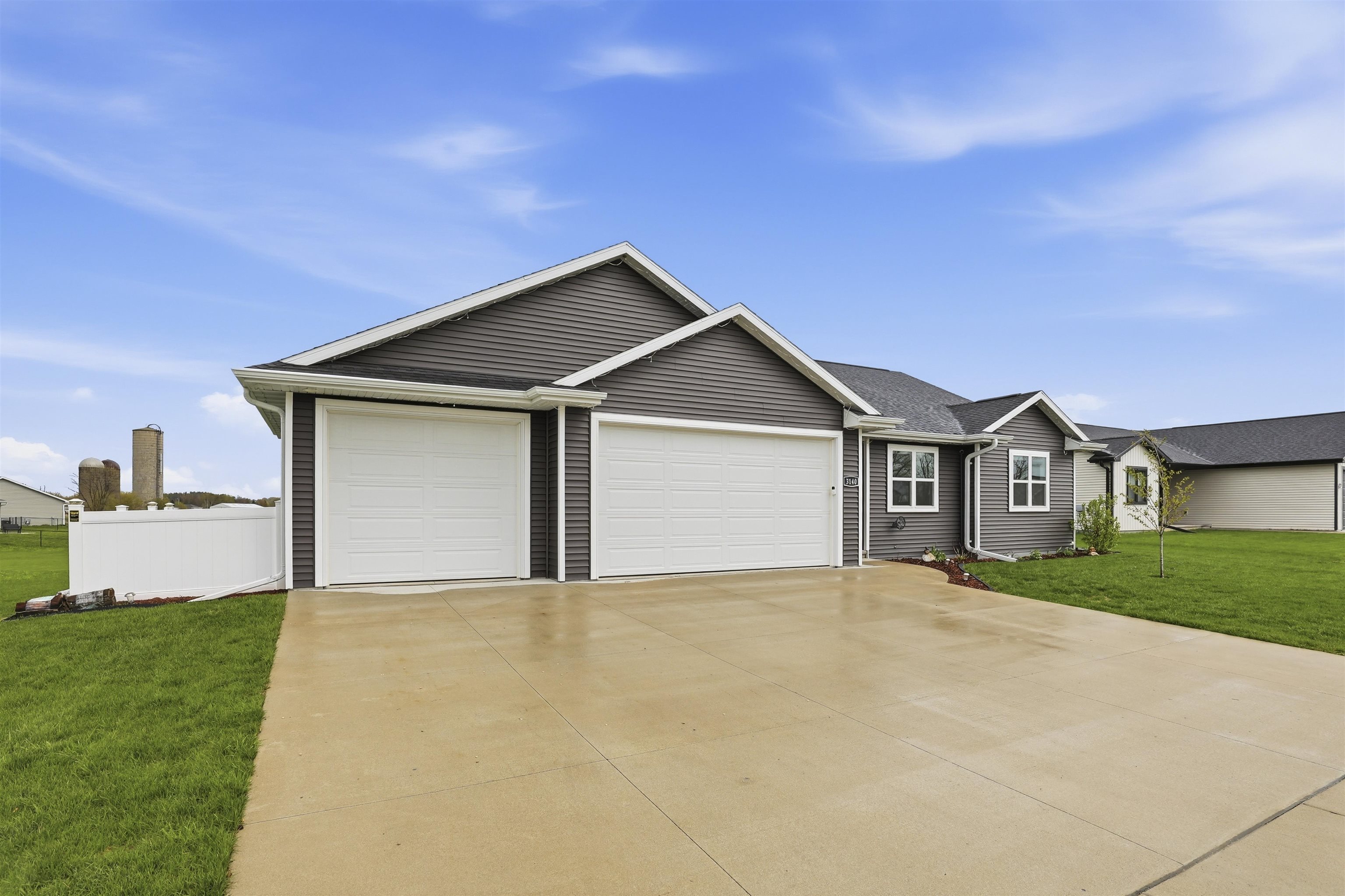 3140 South Weiler Road Kaukauna, WI 54130 - Photo 2 of 33