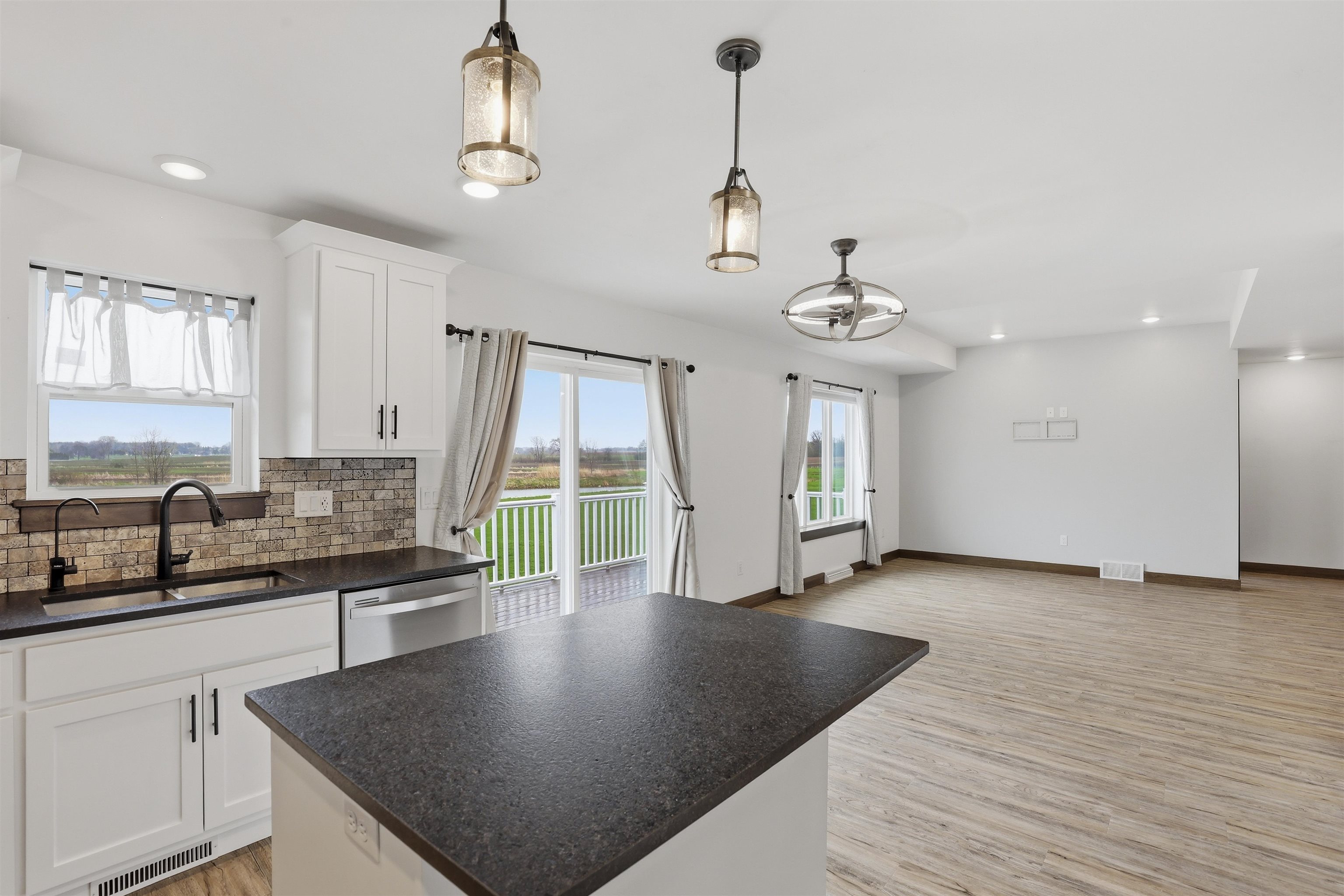 3140 South Weiler Road Kaukauna, WI 54130 - Photo 8 of 33