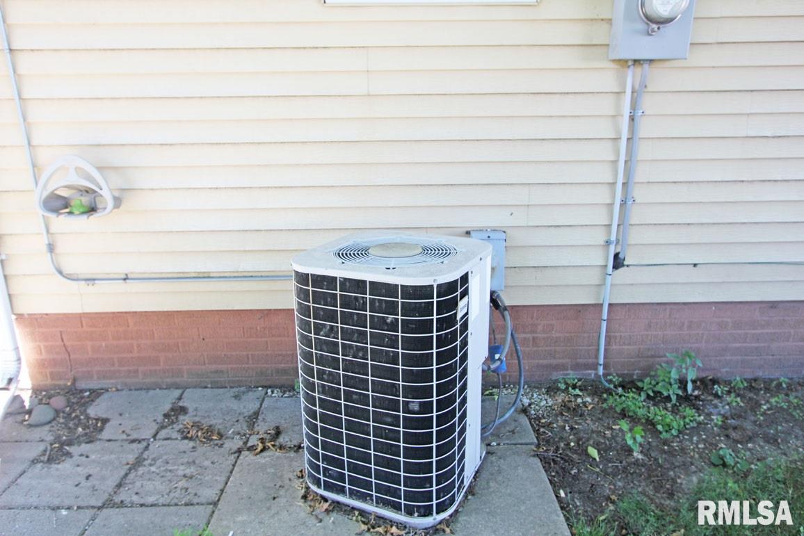 2632 South 5th Street Springfield, IL 62703 - Photo 2 of 11