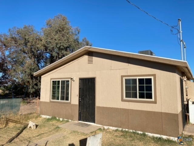1820 Derrick Road El Centro, CA 92243 - Photo 3 of 31 Gallery Image 3