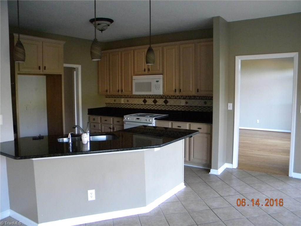 7390 Lee's Ridge Road Oak Ridge, NC 27310 - Photo 7 of 9