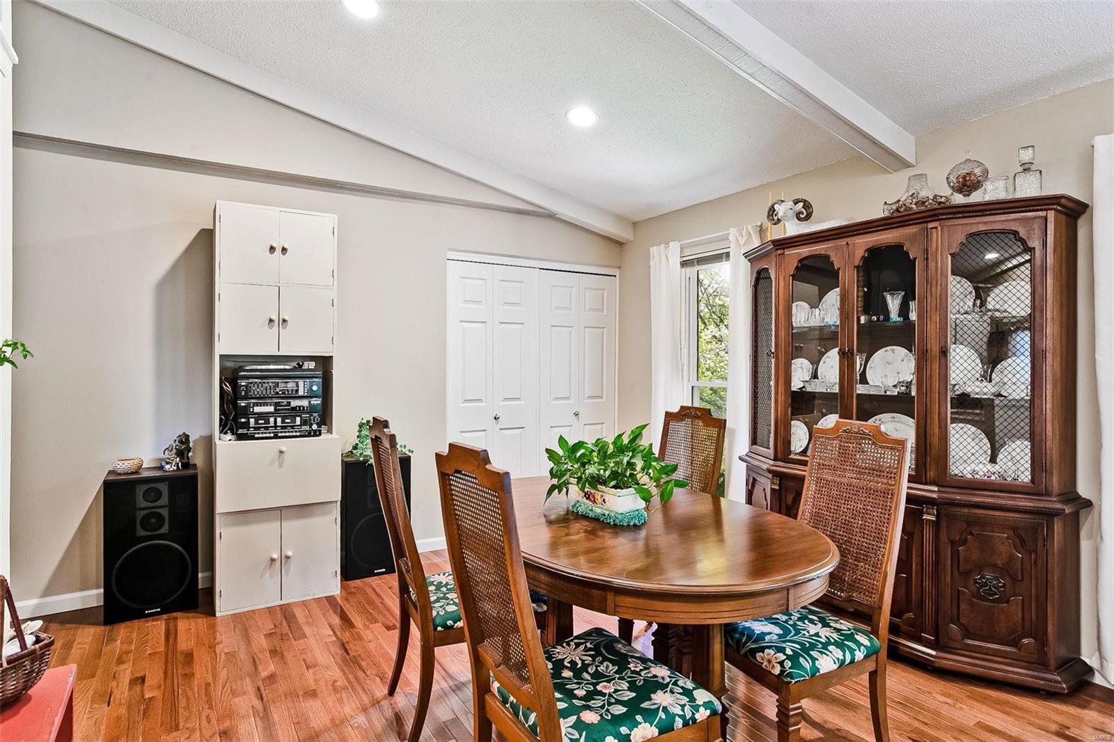 560 Red Bridge Court Ballwin, MO 63021 - Photo 3 of 43 Gallery Image 3