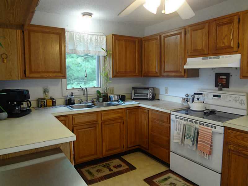 76 Quannacut Road, Unit 76A Westerly, RI 02891 - Photo 8 of 18 Kitchen.