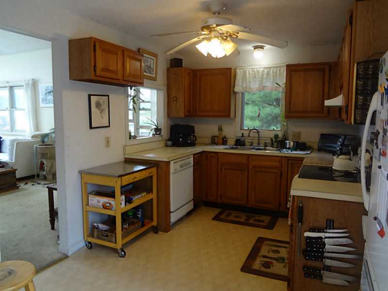 76 Quannacut Road, Unit 76A Westerly, RI 02891 - Photo 9 of 18 Kitchen.