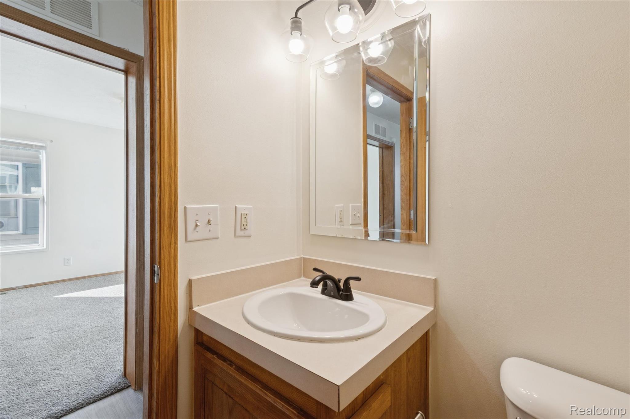 4004 Howe Road Wayne, MI 48184 - Photo 19 of 42 24-4004-Howe-Rd-Windowstill.jpg