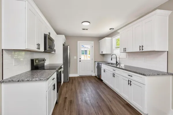 $2,200 | 206 Ross Avenue, Unit 110, Gallatin, TN 37066