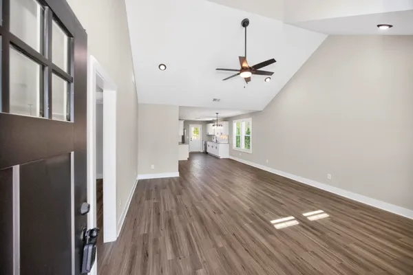 $2,200 | 206 Ross Avenue, Unit 110, Gallatin, TN 37066