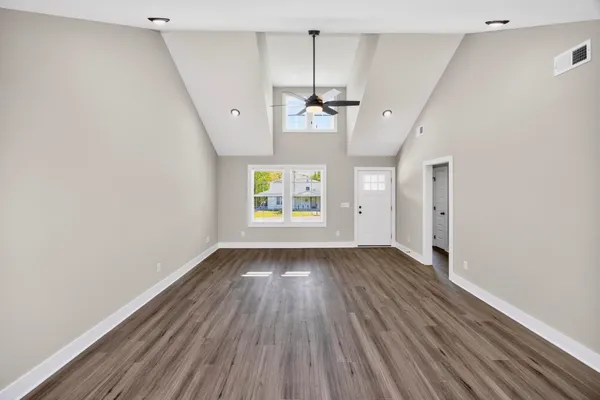 $2,200 | 206 Ross Avenue, Unit 110, Gallatin, TN 37066