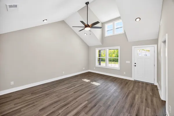 $2,200 | 206 Ross Avenue, Unit 110, Gallatin, TN 37066