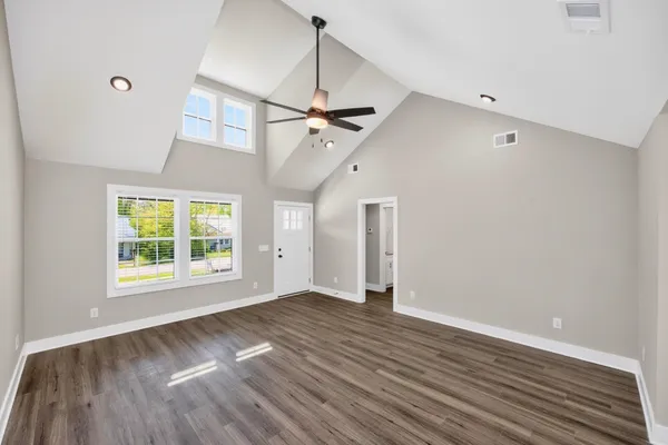 $2,200 | 206 Ross Avenue, Unit 110, Gallatin, TN 37066