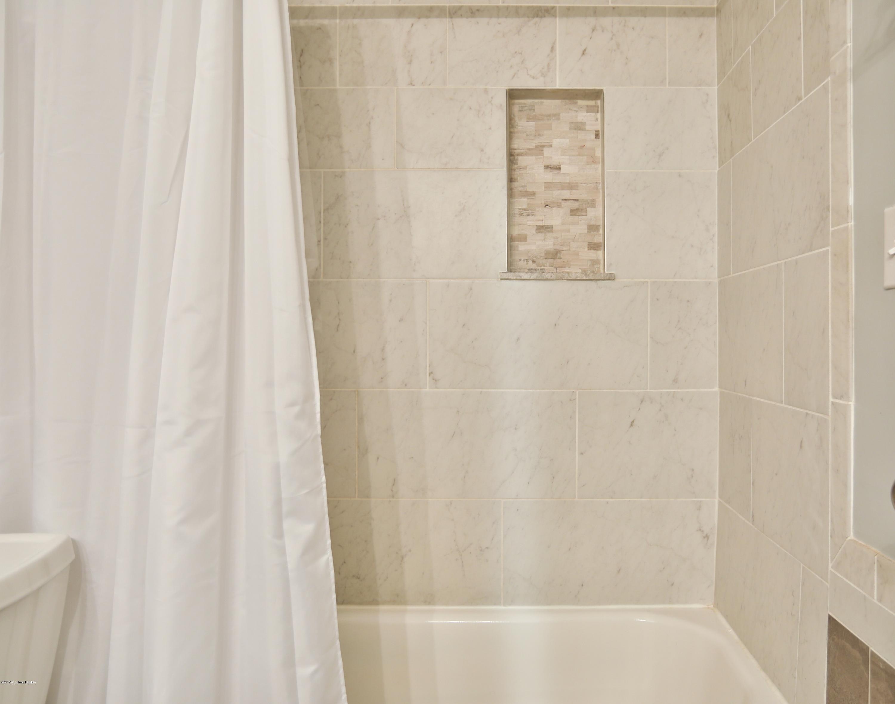 283 High Ridge Drive Shepherdsville, KY 40165 - Photo 20 of 43 Full Bathroom
