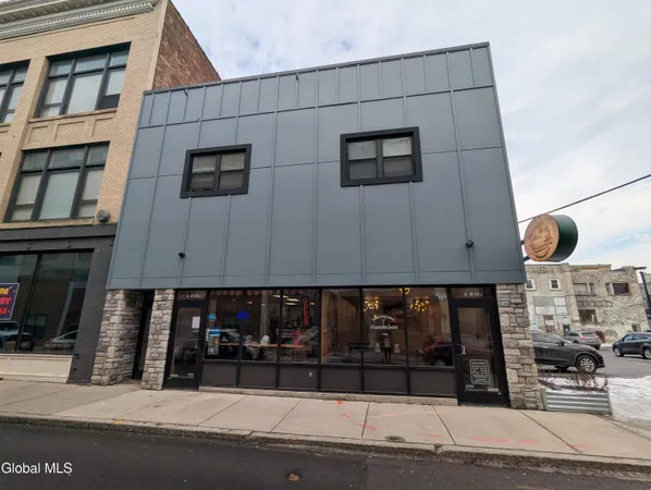 $1,600 | 140 Clinton Street, Unit A, Schenectady, NY 12305