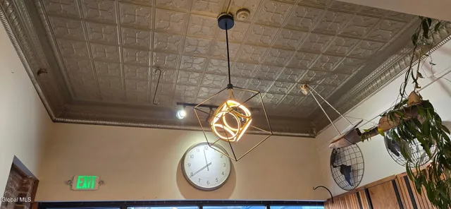 $2,100 | 140 Clinton Street, Unit A, Schenectady, NY 12305