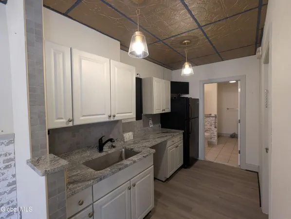 $1,600 | 140 Clinton Street, Unit A, Schenectady, NY 12305