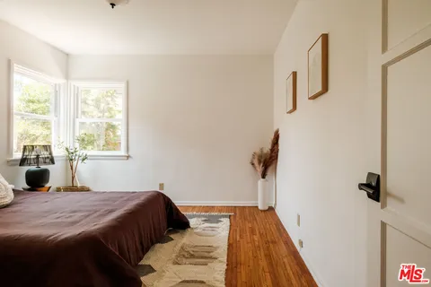 $1,099,000 | 239 West Fairview Boulevard, Inglewood, CA 90302