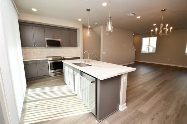 $4,800 | 1487 Skyline Lane, San Pedro, CA 90732