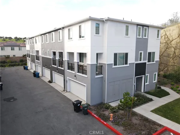 $4,800 | 1487 Skyline Lane, San Pedro, CA 90732