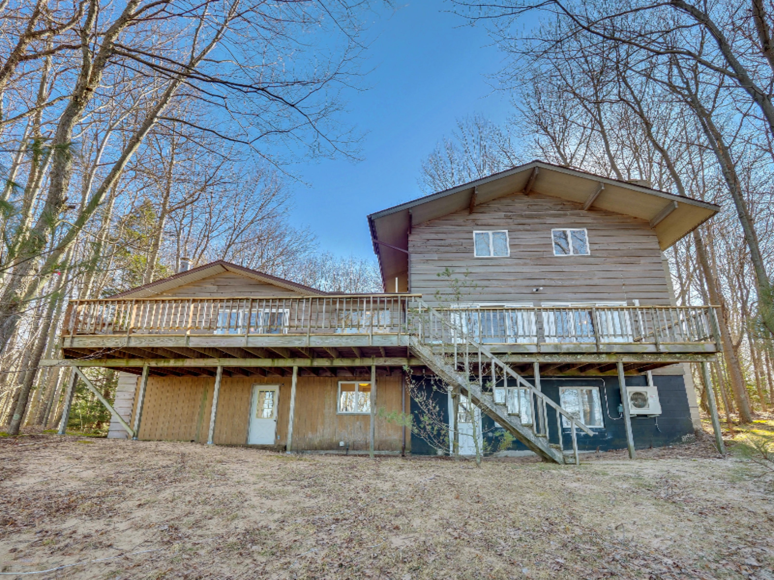 4724 Fox Farm Road Manistee, MI 49660 - Photo 2 of 58 p3070330-p3070336