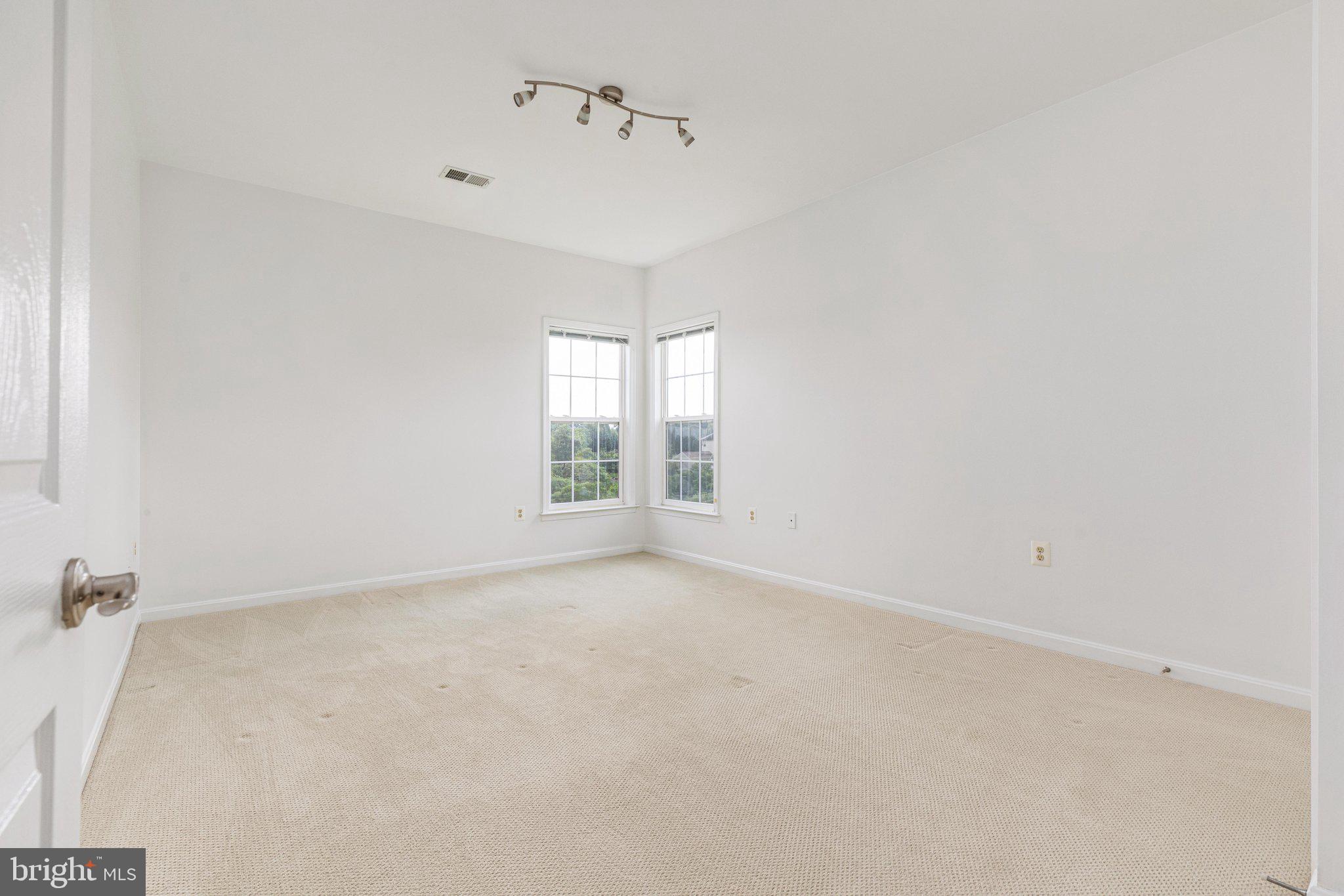 38786 Rambling Farm Drive Hamilton, VA 20158 - Photo 52 of 97 Bedroom 3
