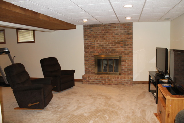 236 Perth Road Cary, IL 60013 - Photo 12 of 15