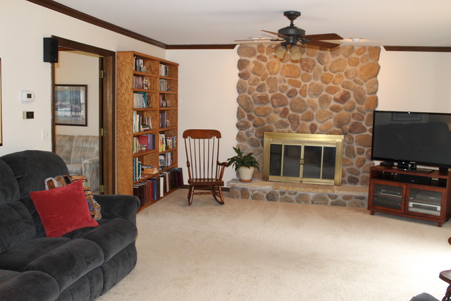 236 Perth Road Cary, IL 60013 - Photo 5 of 15