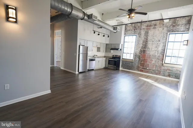 $1,695 | 218 West Main Street, Unit 401, Salisbury, MD 21801