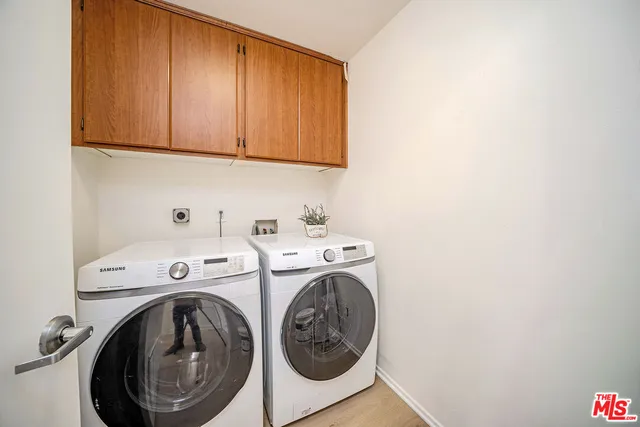 $689,000 | 625 South Berendo Street, Unit 203, Los Angeles, CA 90005