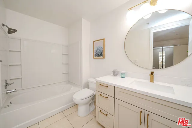 $689,000 | 625 South Berendo Street, Unit 203, Los Angeles, CA 90005