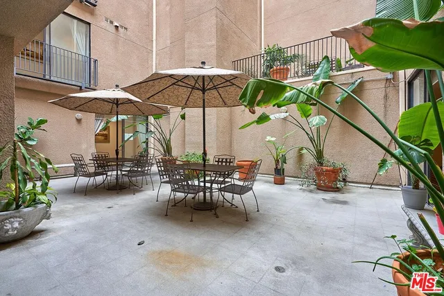 $689,000 | 625 South Berendo Street, Unit 203, Los Angeles, CA 90005