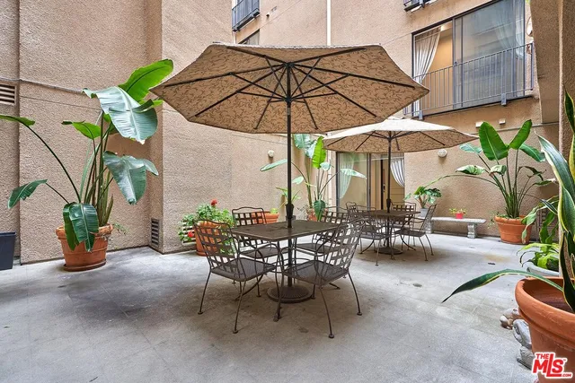 $689,000 | 625 South Berendo Street, Unit 203, Los Angeles, CA 90005