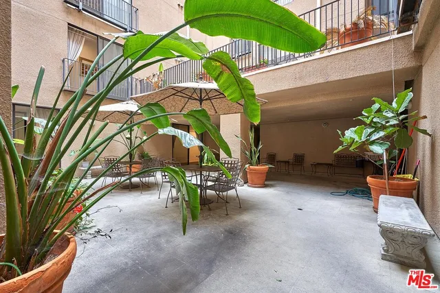 $689,000 | 625 South Berendo Street, Unit 203, Los Angeles, CA 90005