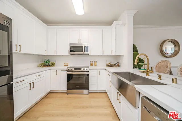 $689,000 | 625 South Berendo Street, Unit 203, Los Angeles, CA 90005