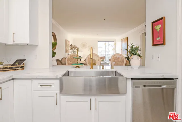 $689,000 | 625 South Berendo Street, Unit 203, Los Angeles, CA 90005